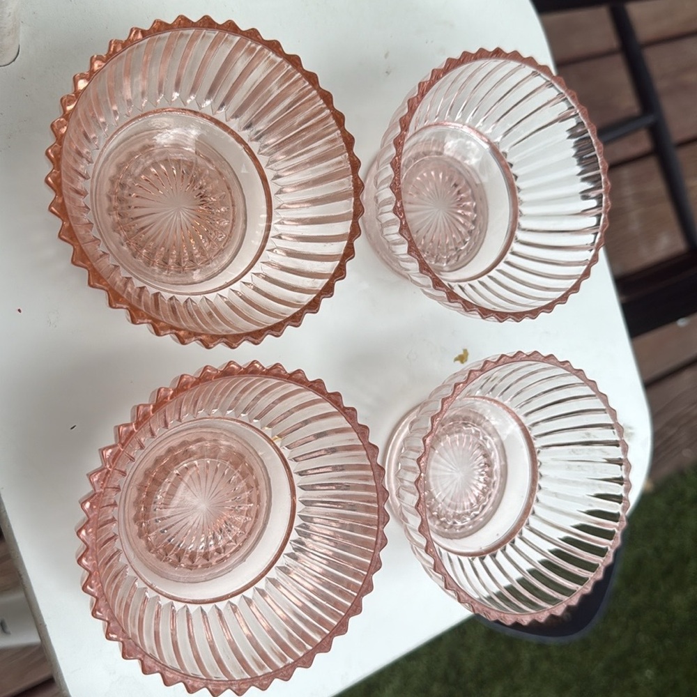 Anchor Hocking Glass QUEEN MARY Vertical Ribbed Pink Small Berry Bowl 3 3/4” X4
